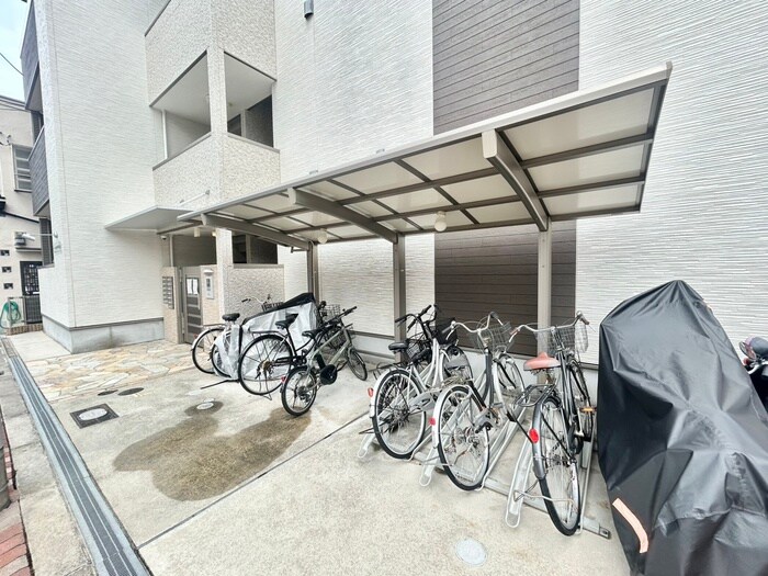 物件外観写真3　(駐輪場)