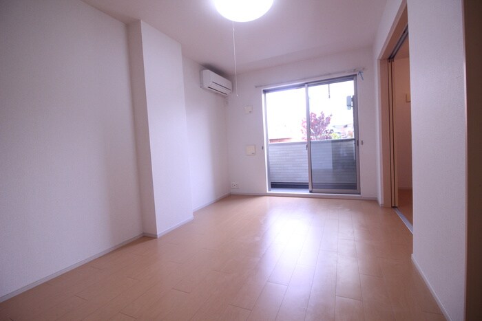 物件内観写真15　(居室)