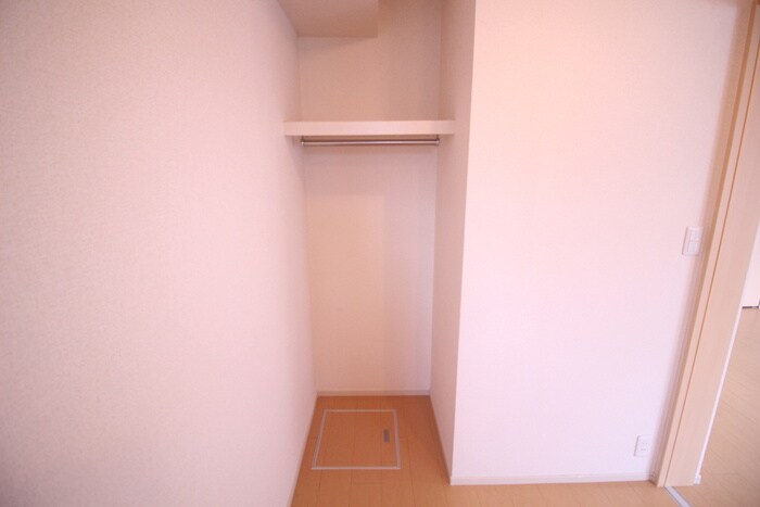物件内観写真16　(収納)