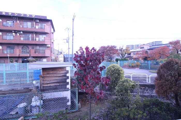 物件内観写真22　(室内からの展望)