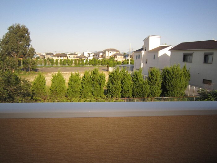 物件内観写真15　(室内からの展望)