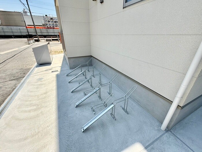 物件外観写真5　(駐輪場)