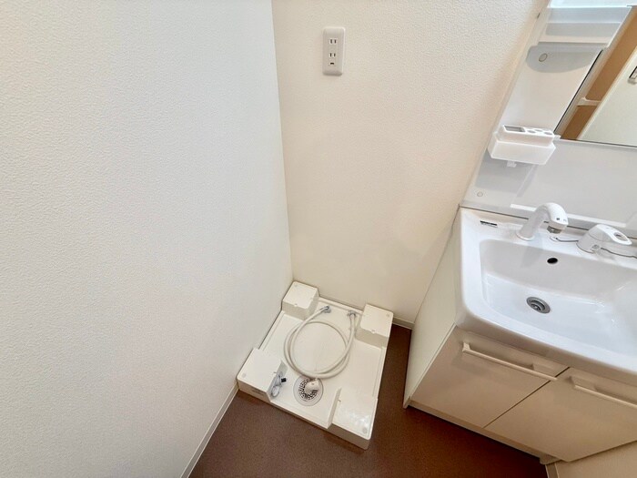 物件内観写真14　(洗濯機置場)