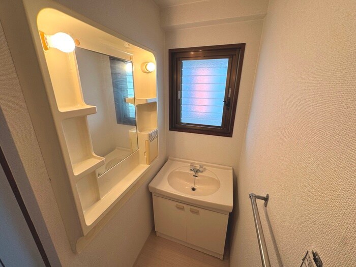 物件内観写真6　(洗面)