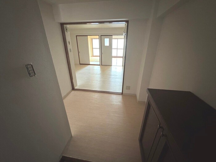 物件内観写真14　(廊下)