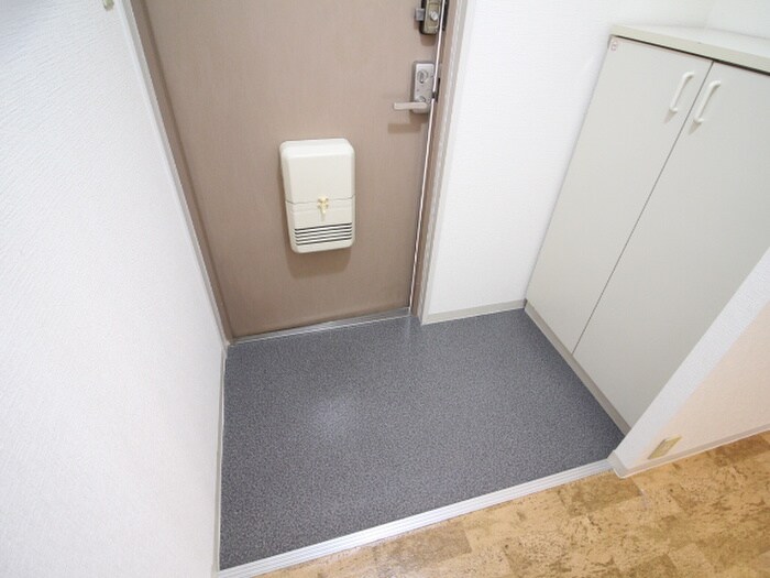 物件内観写真7　(玄関)