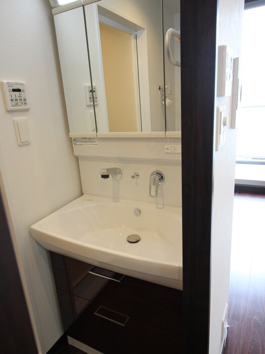 物件内観写真7　(洗面)