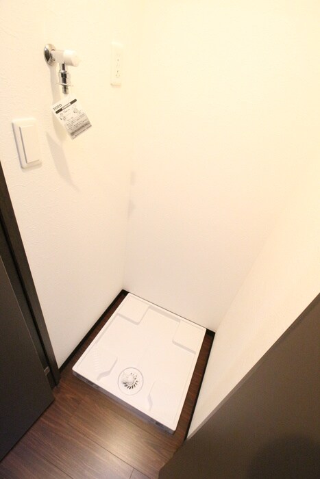 物件内観写真12　(洗濯機置場)