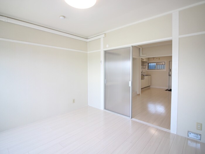 物件内観写真8　(居室)