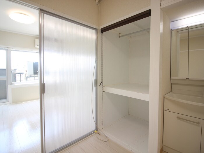 物件内観写真10　(収納)