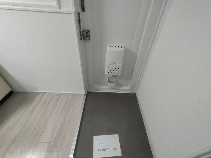 物件内観写真16　(玄関)