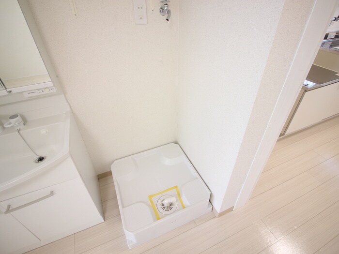 物件内観写真17　(洗濯機置場)