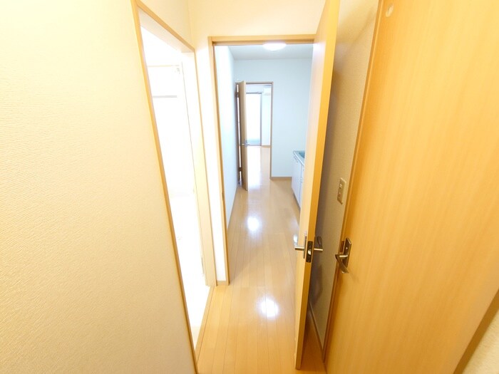 物件内観写真18　(廊下)