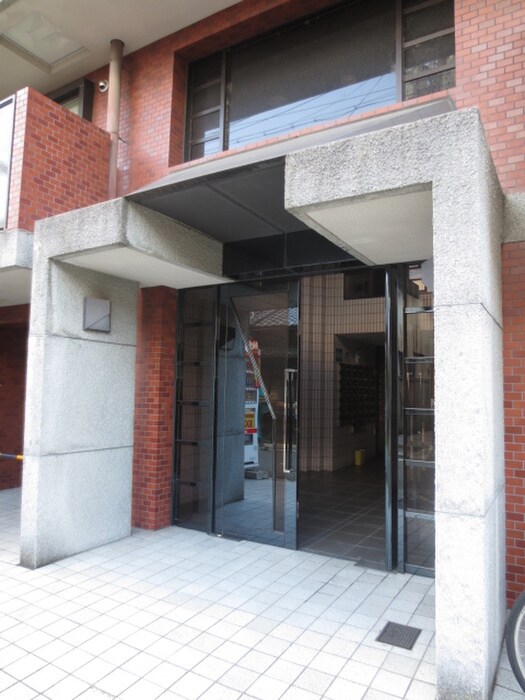 物件外観写真5　(エントランス部分)