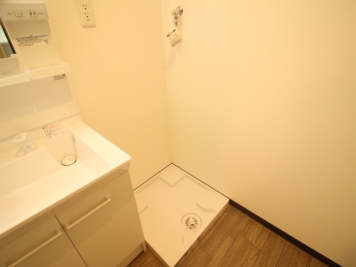 物件内観写真15　(洗濯機置場)