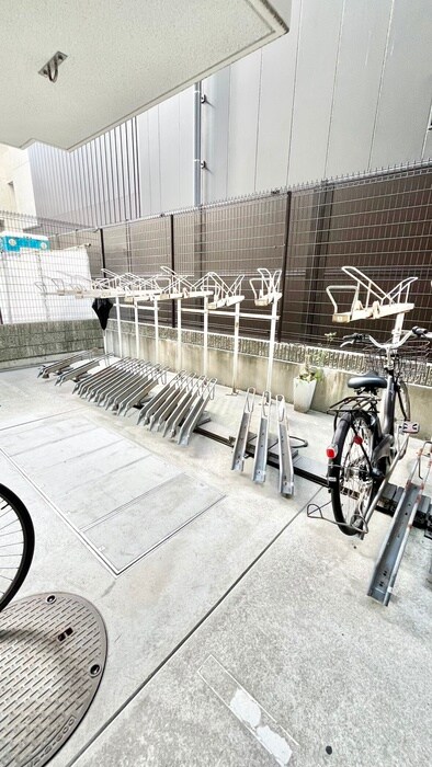 物件外観写真5　(駐輪場)