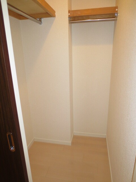 物件内観写真15　(収納)