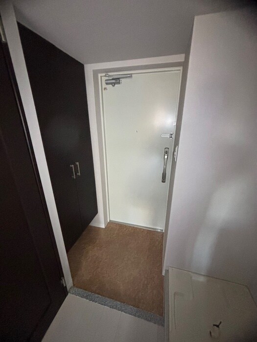 物件内観写真12　(玄関)