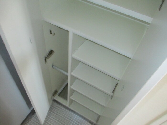 物件内観写真8　(靴箱)