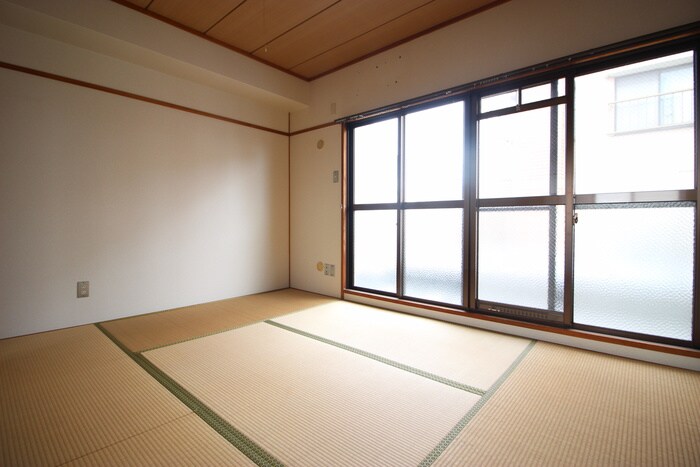 物件内観写真8　(居室)