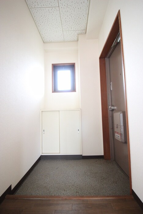 物件内観写真21　(玄関)