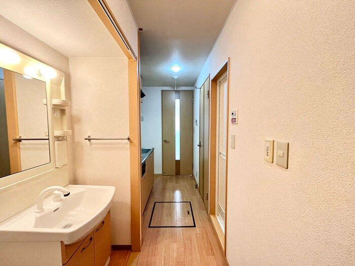 物件内観写真15　(廊下)