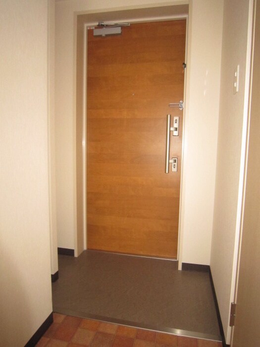 物件内観写真7　(玄関)