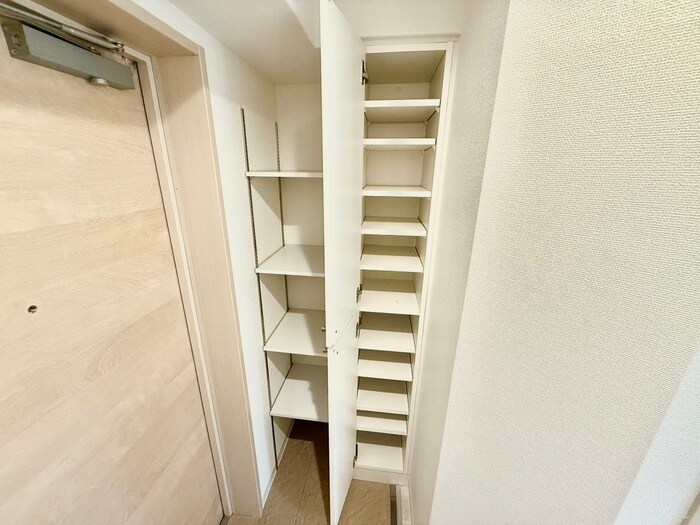 物件内観写真8　(靴箱)