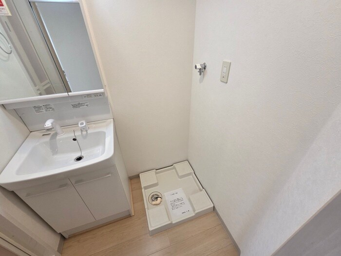 物件内観写真10　(洗濯機置場)