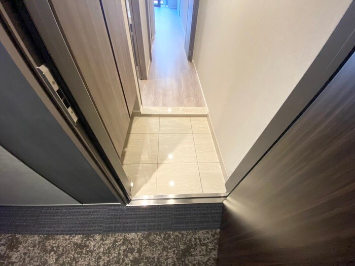 物件内観写真7　(玄関)