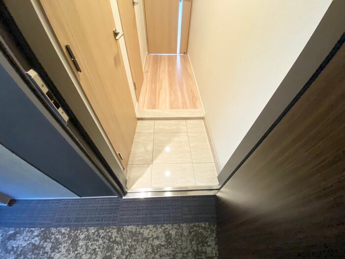 物件内観写真7　(玄関)