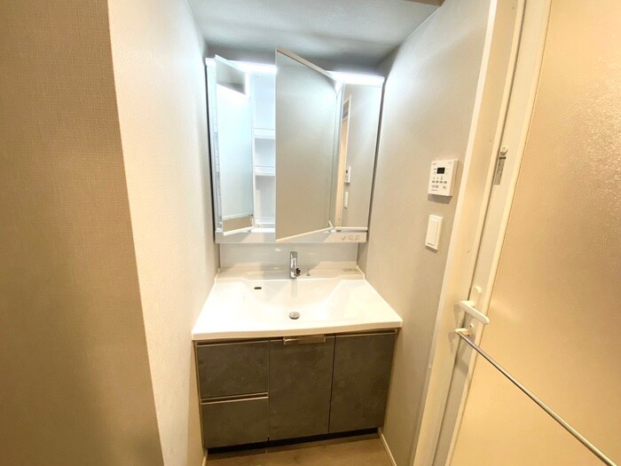 物件内観写真11　(洗面)