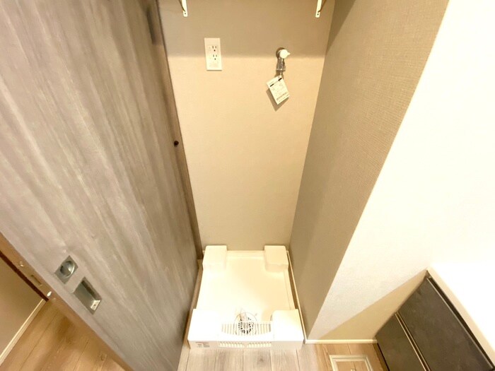 物件内観写真12　(洗濯機置場)