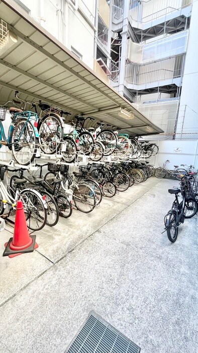物件外観写真5　(駐輪場)