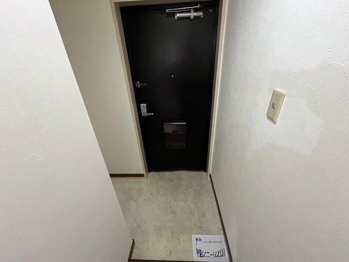 物件内観写真14　(玄関)