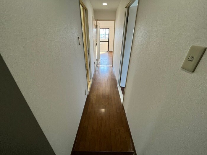 物件内観写真17　(廊下)