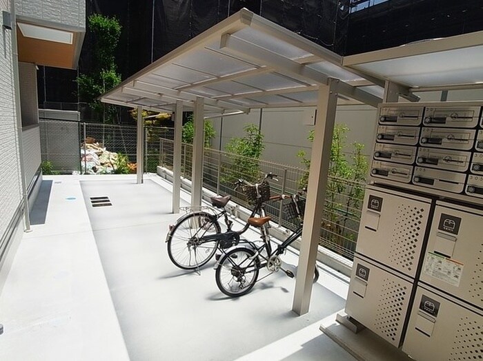 物件外観写真4　(駐輪場)