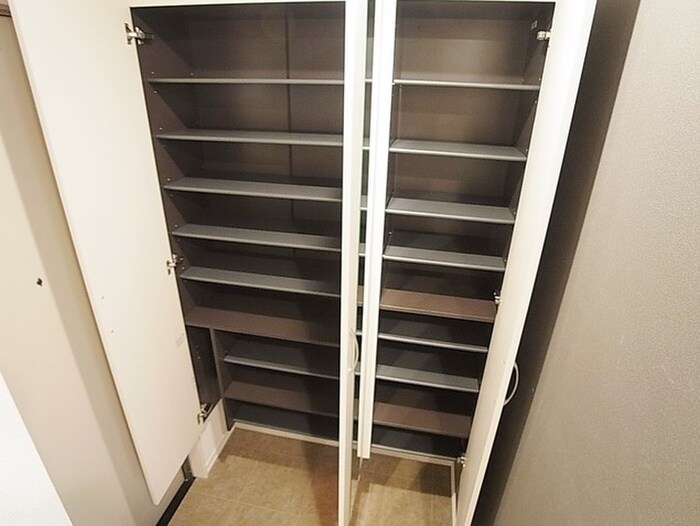 物件内観写真21　(玄関)