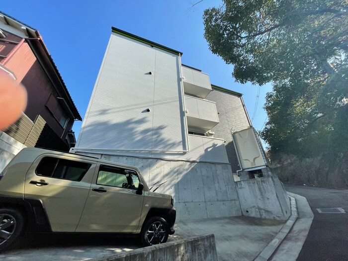 物件外観写真2　(駐車場)