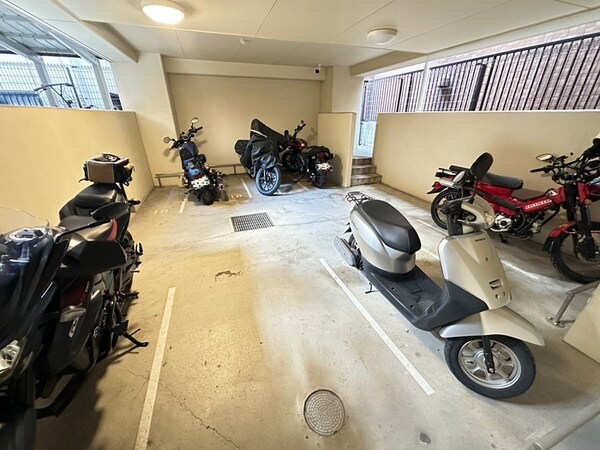 バイク置き場
