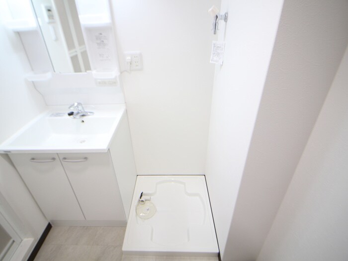 物件内観写真13　(洗濯機置場)