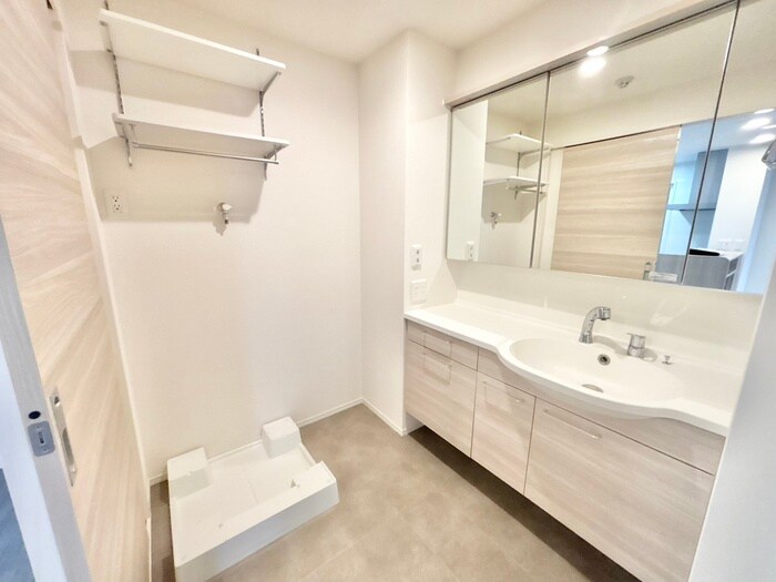 物件内観写真11　(洗濯機置場)