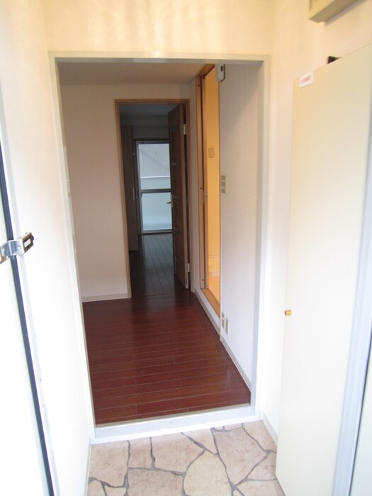 物件内観写真14　(玄関)