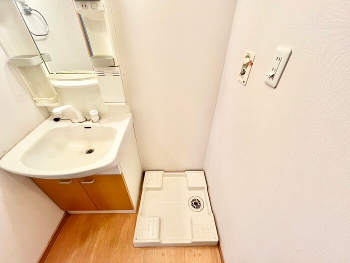 物件内観写真14　(洗濯機置場)