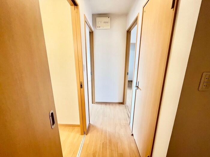 物件内観写真17　(廊下)