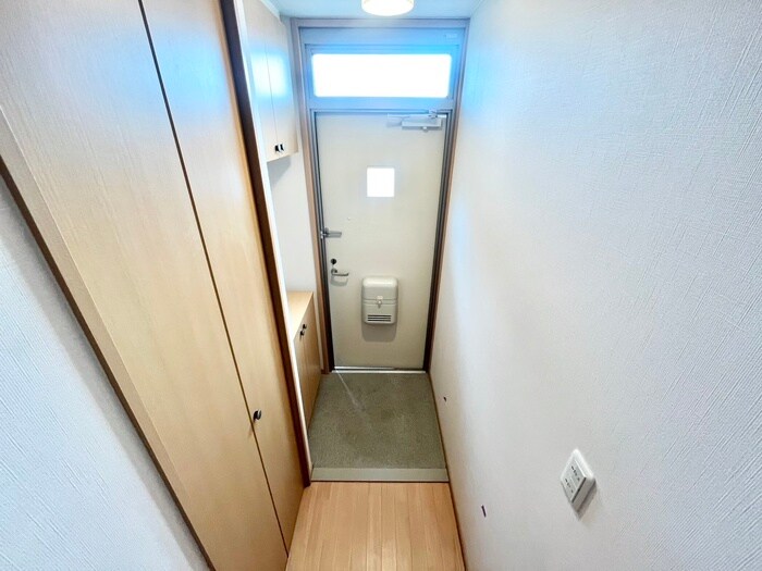 物件内観写真19　(玄関)