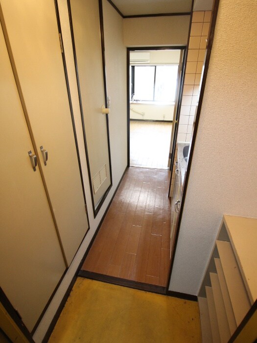 物件内観写真4　(廊下)