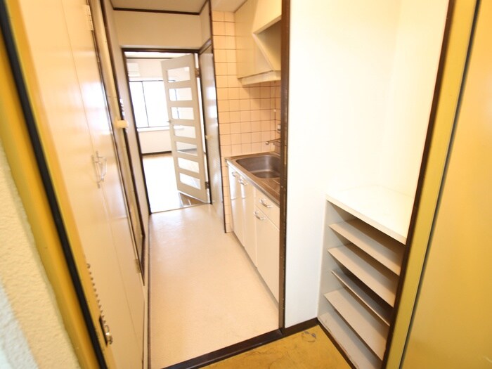 物件内観写真4　(廊下)