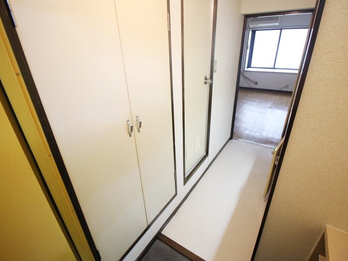 物件内観写真5　(廊下)