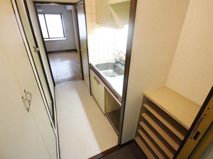 物件内観写真13　(靴箱)